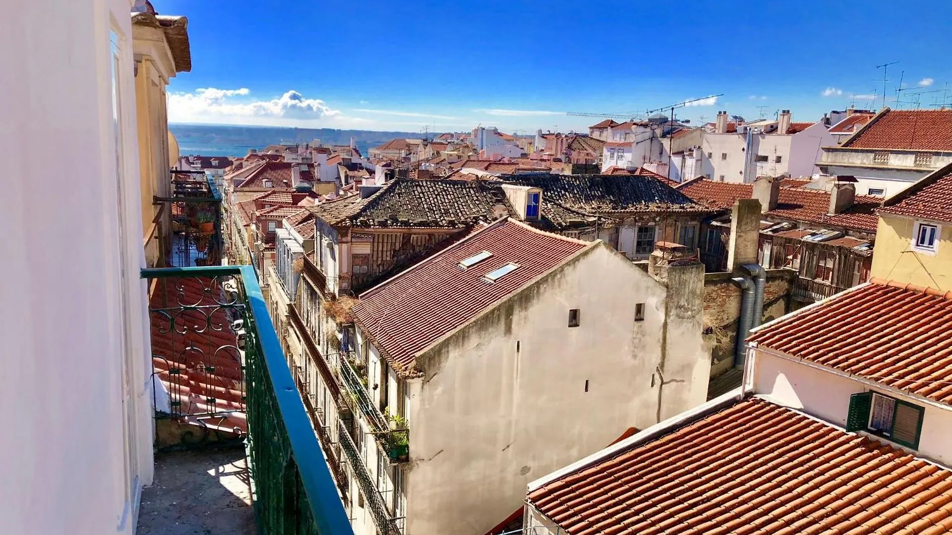 Penzion Room In Apartment - 2Lisbon Downtown Private Bedroom River View Portugalsko