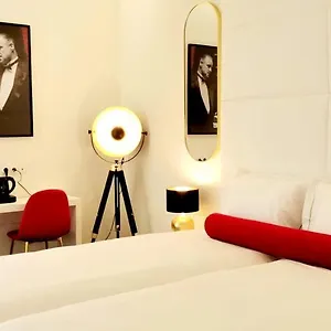 4* מלון Hollywood By