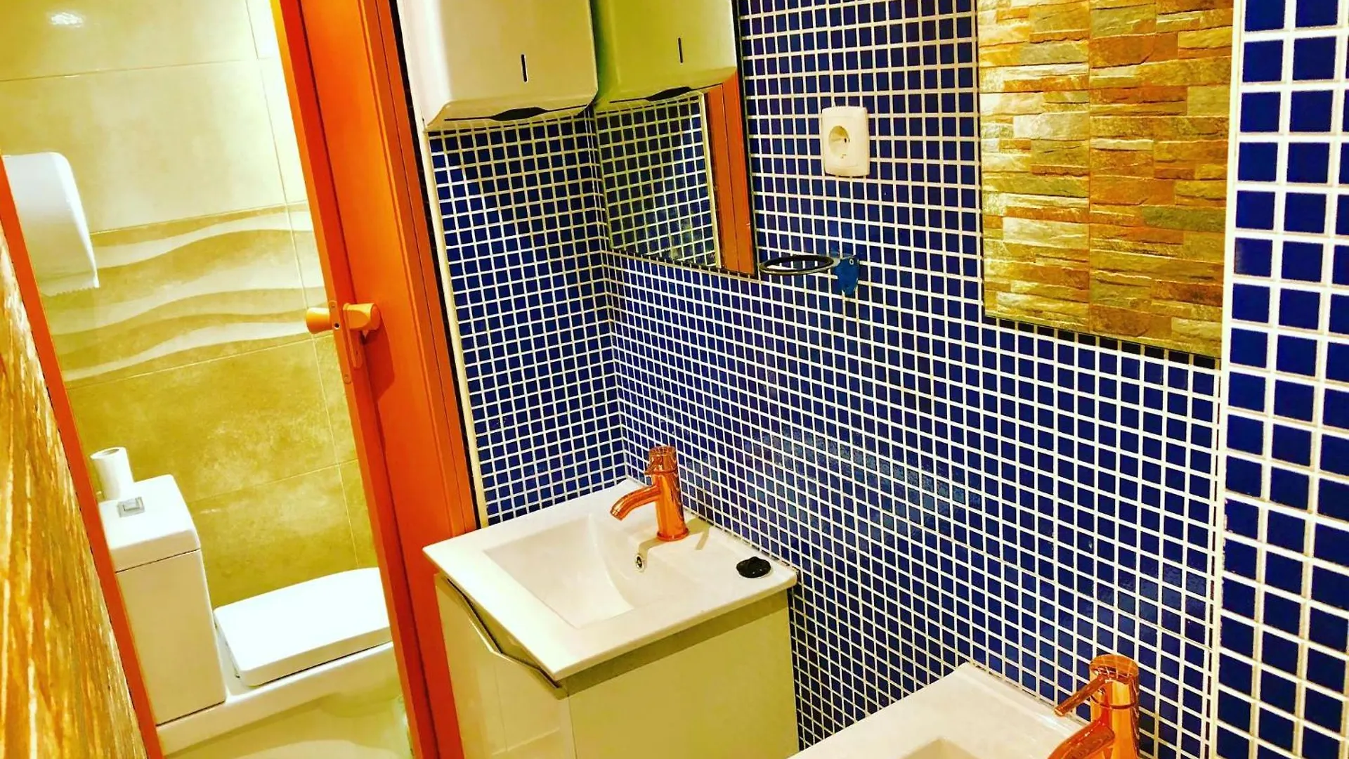 בית הארחה Room In Apartment - 2Lisbon Downtown Private Bedroom River View פורטוגל