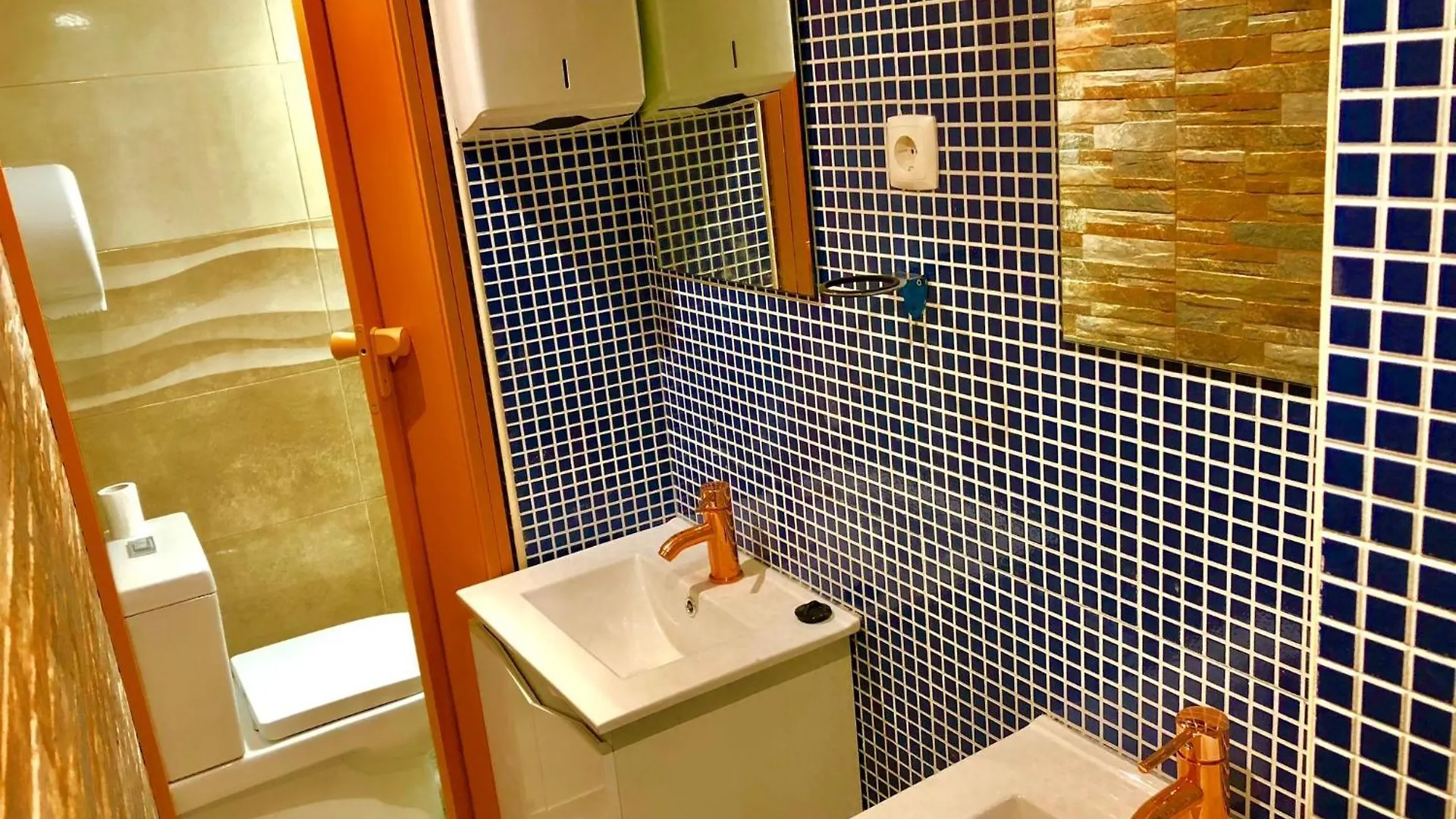 Room In Apartment - 2Lisbon Downtown Private Bedroom River View ליסבון